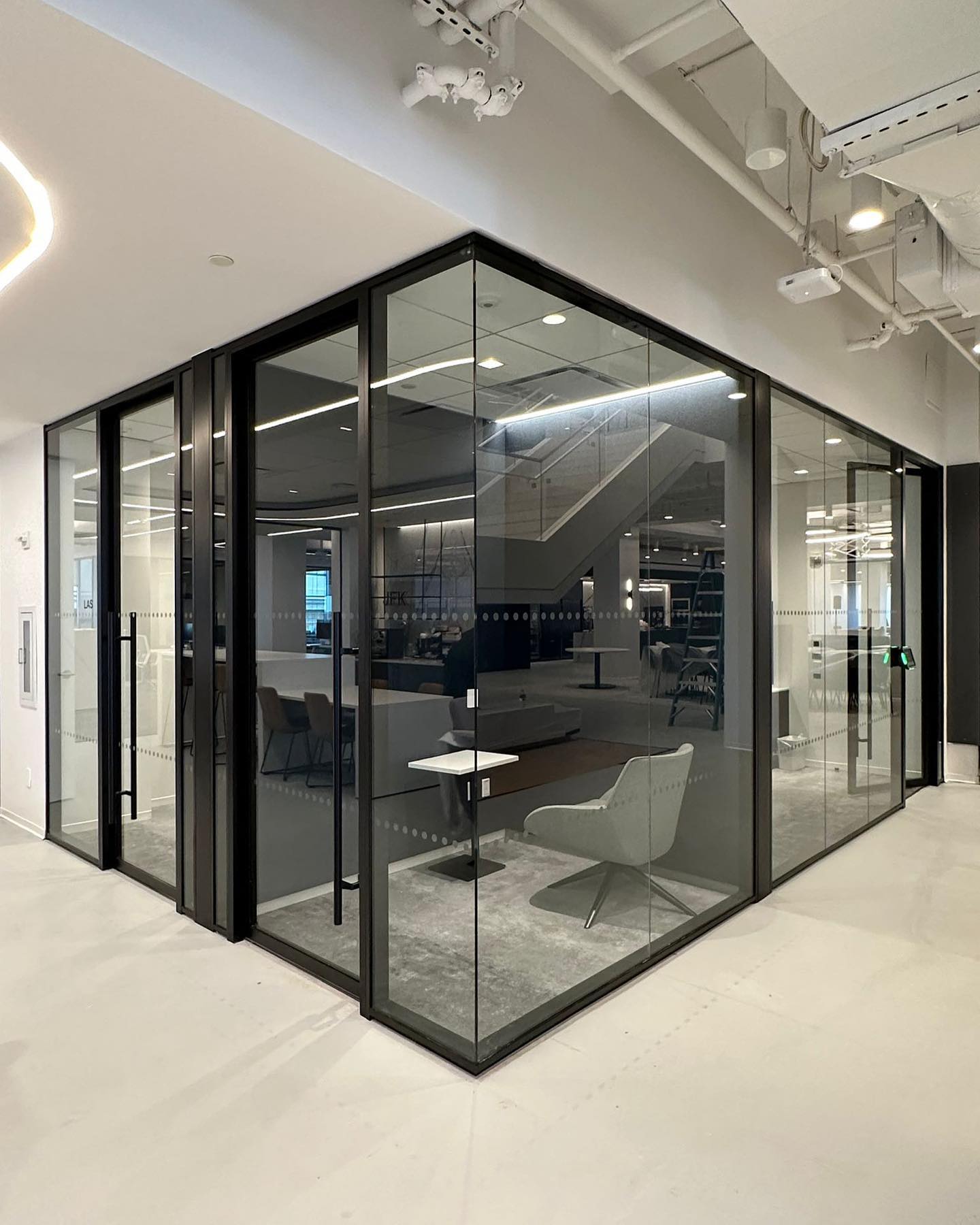 Modular wall systems vs traditional drywall construction comparison